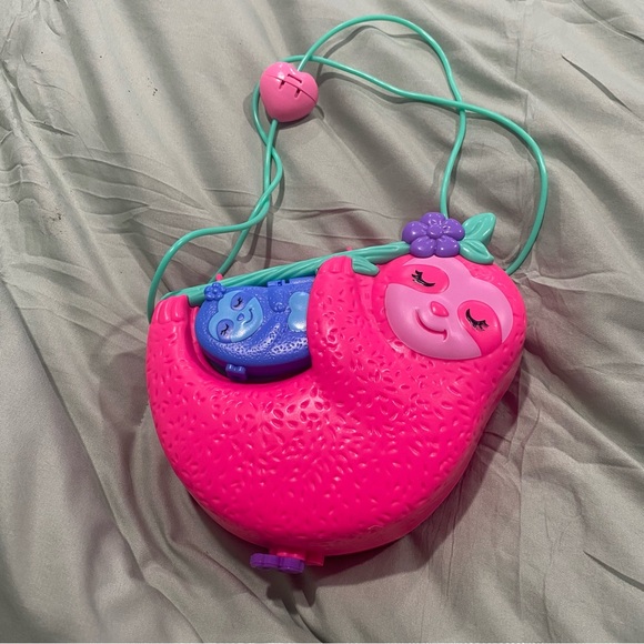 Polly Pocket Sloth Family 2-in-1 Purse Compact Doll And Playset Toy - Picture 1 of 3